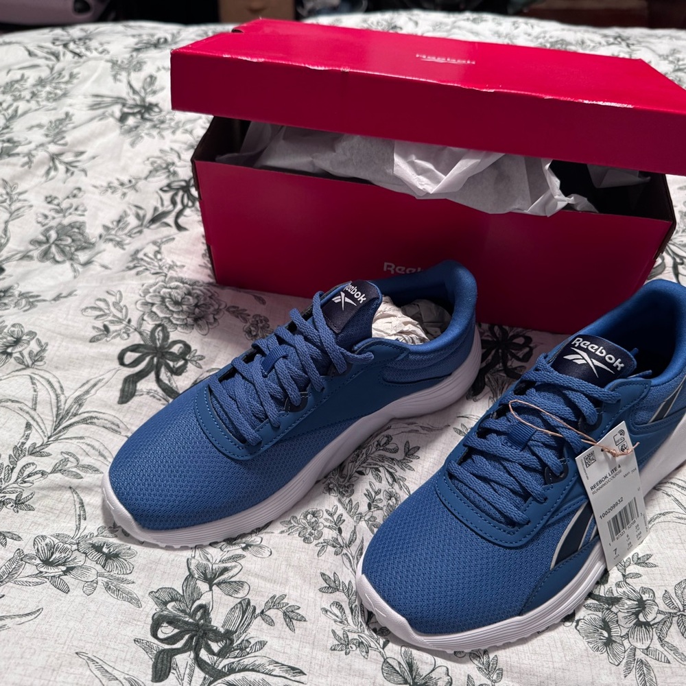 Reebok Men's Navy Blue Athletic Sneakers